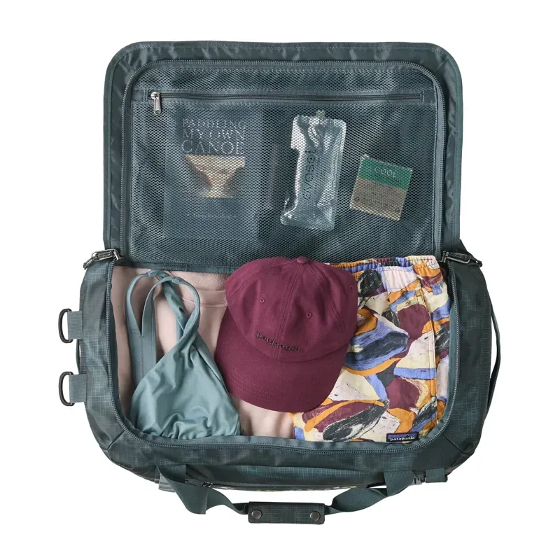 Patagonia Black Hole 40L Duffel in Sastrugi: Summit Blue-4