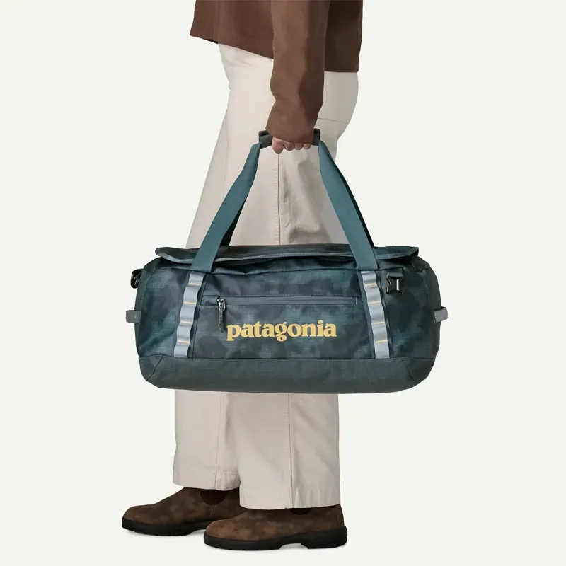 Patagonia Black Hole 40L Duffel in Sastrugi: Summit Blue-2