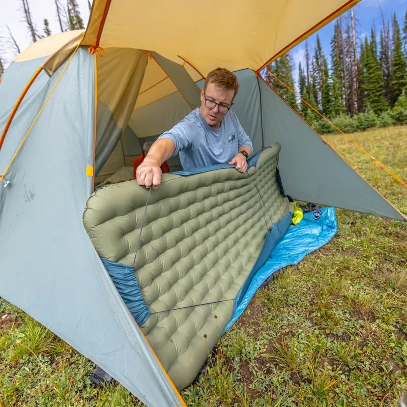 Campmeister Deluxe Insulated 25x72 WIDE REGULAR-6