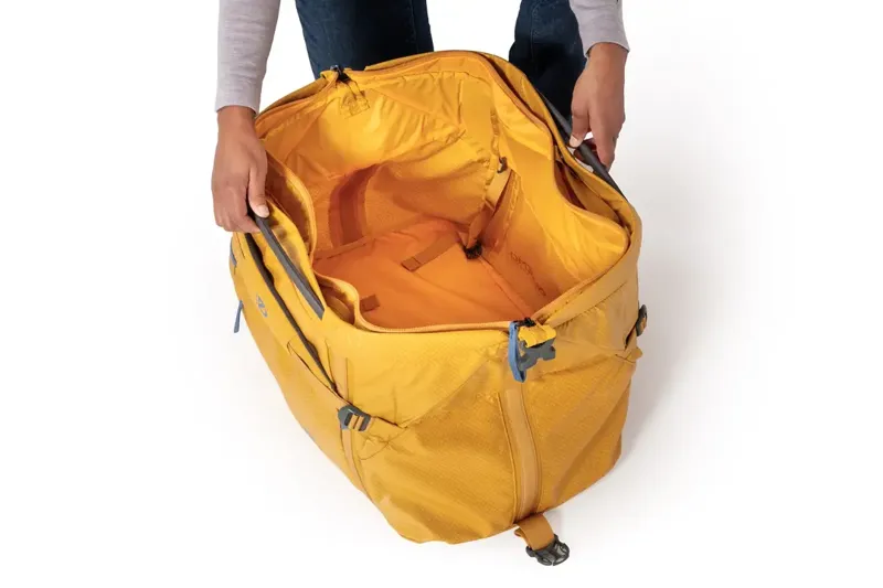 Double Haul Convertible Duffel 70L in Black-9