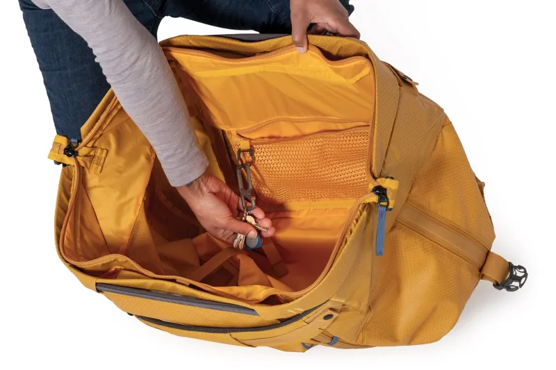 Double Haul Convertible Duffel 70L in Nova-8