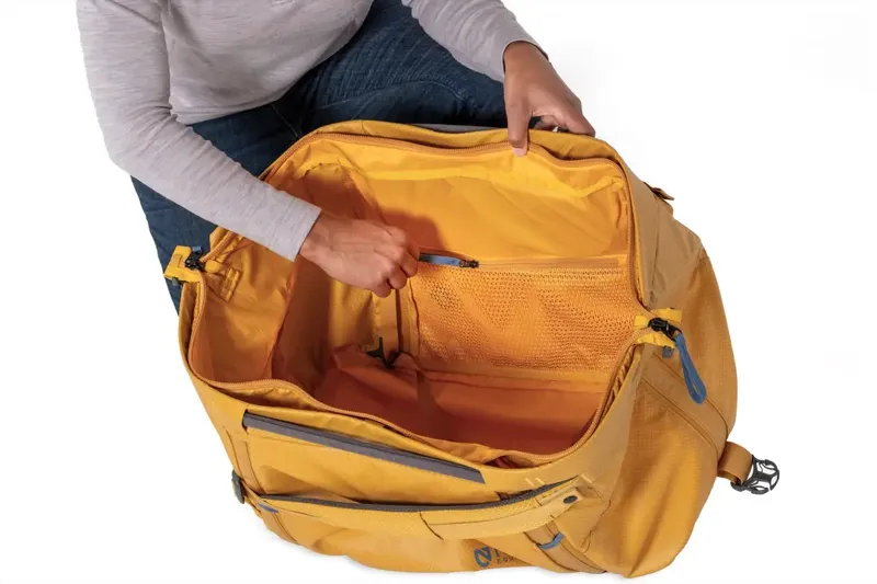 Double Haul Convertible Duffel 70L in Black-10