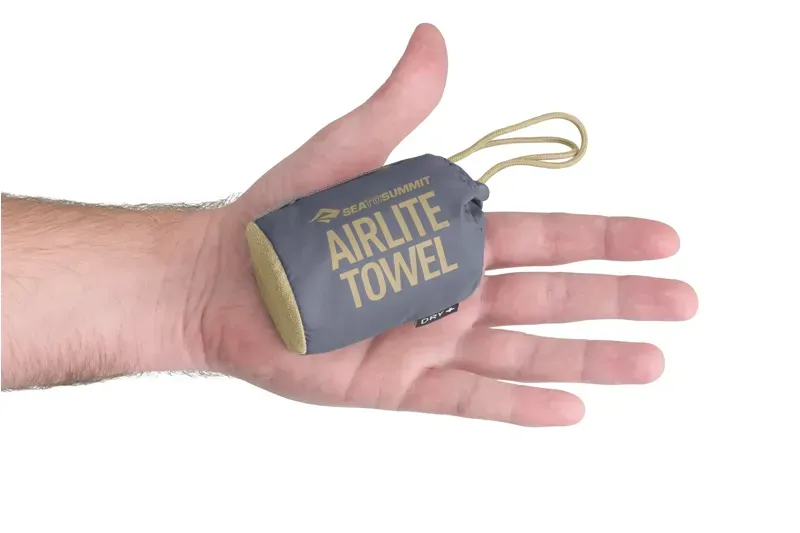 Sea To Summit Airlite M Towel in Picante-1