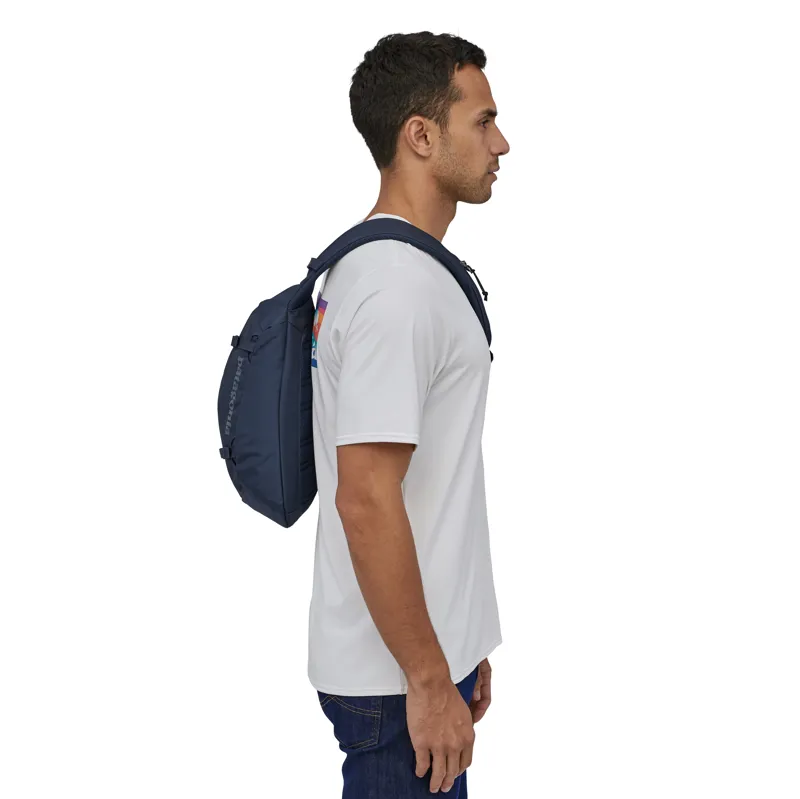 Patagonia 8L Atom Sling in Blue-3